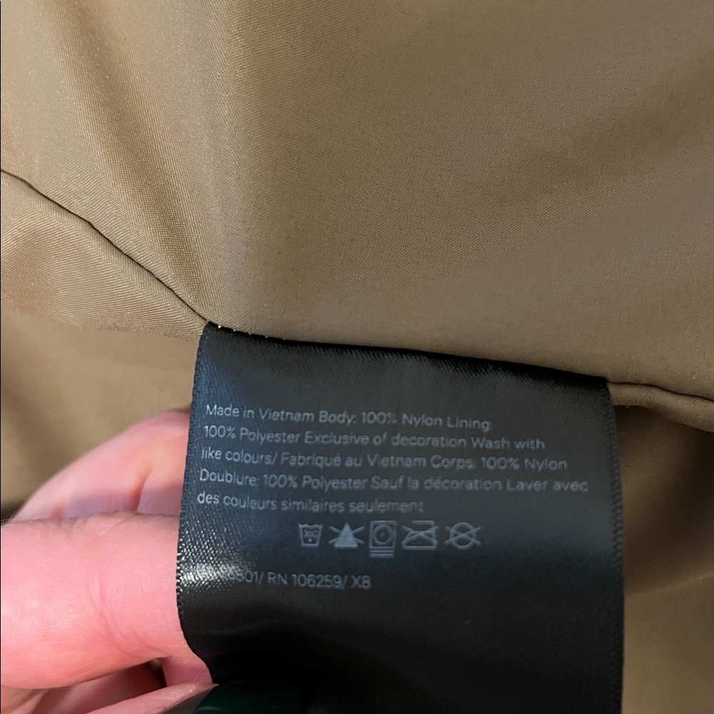 Windbreaker - image 8